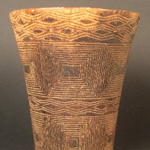 Kero. Vaso Grabado