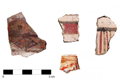 Fragmentos de piezas de cerámica Inkaika encontrados en excavación